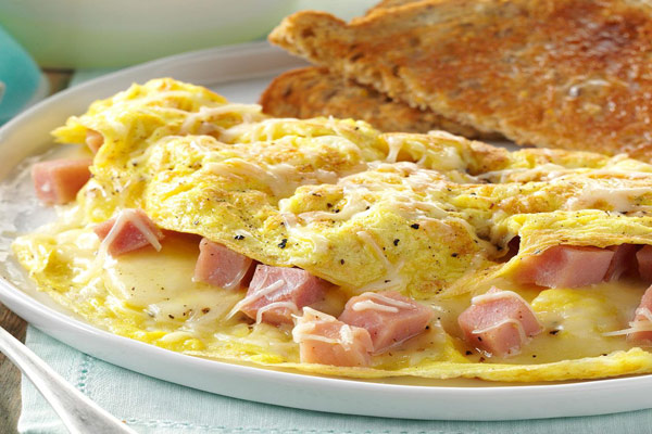 Ham-and-cheese-omelette-02